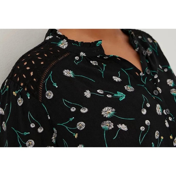 Torrid Crinkle Gauze Bishop Sleeve Button Front Top - Picture 3 of 15